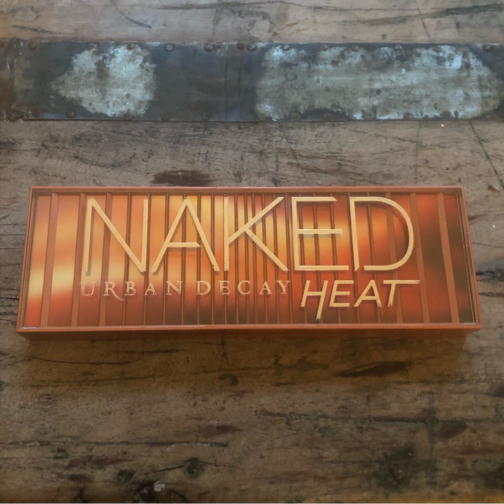 Urban Decay Naked Heat Eyeshadow Palette